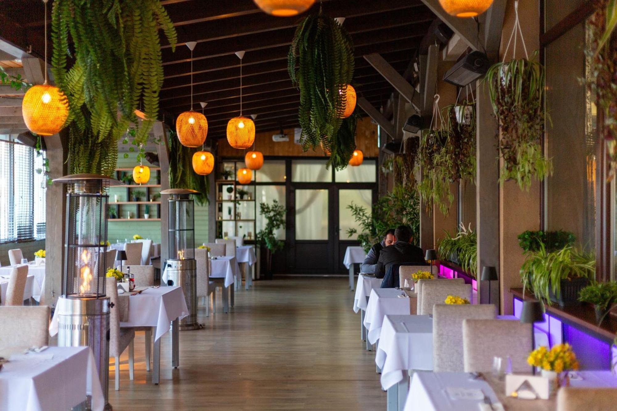 Hotel Restaurant Alesia Corunca Exterior photo